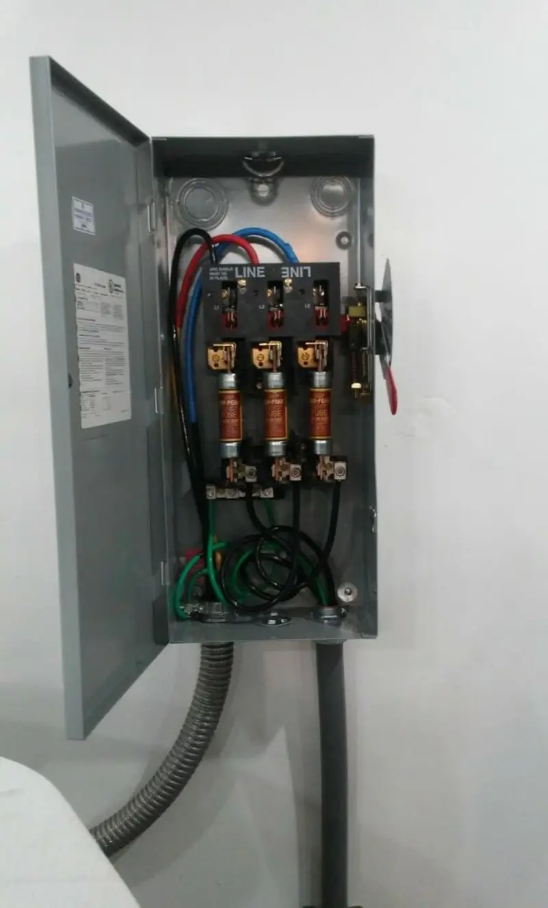 Three-phase disconnect switch installed for Smoke Detector Installation in Bainbridge
